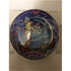 DISNEYS MUSICAL MEMORIES "CINDERELLAS WISH COME TRUE" DECORATIVE PORCELAIN PLATE (# 7869B)
