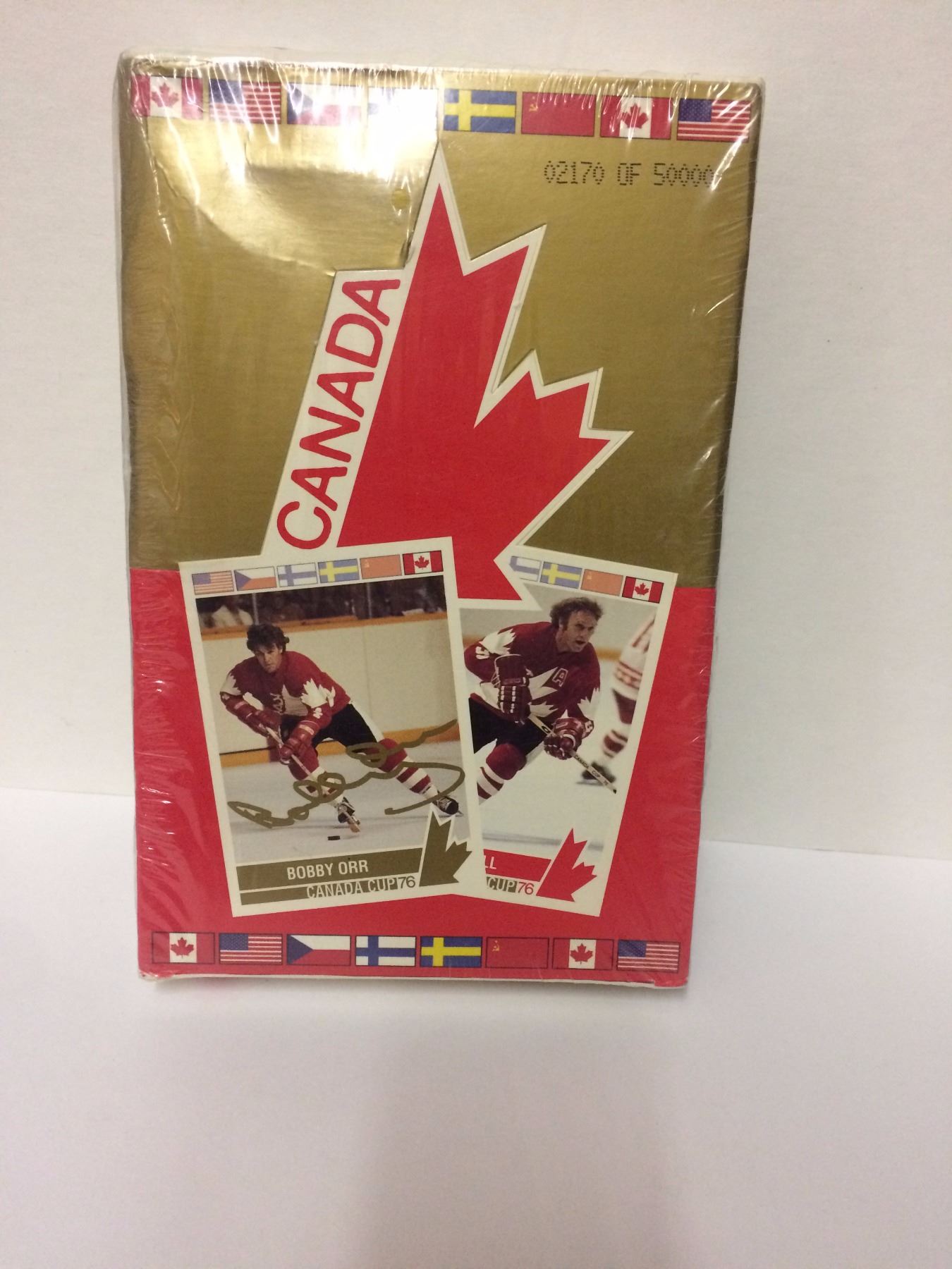 UNOPENED 1976 CANADA CUP TEAM CANADA HOCKEY CARD SET