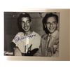 Image 1 : JOE DIMAGGIO SIGNED 8' X 10" PHOTO