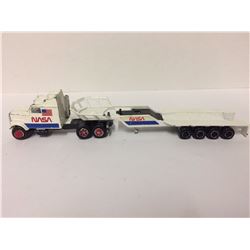 MAJORETTE TOY TRUCK & TRAILER (NASA)