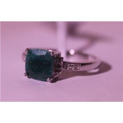 Exquisite Sterling Silver Ring with Genuine Columbian Emerald