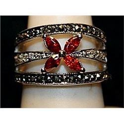 Beautiful Multi Colored Sterling Silver Ring. (557L)