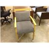 Image 2 : GREY SOLID MAPLE FRAME CLIENT CHAIR