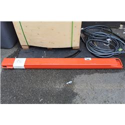 PAIR OF FORKLIFT EXTENSIONS