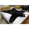 Image 2 : BLACK BEAR RUG