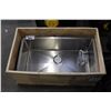 Image 1 : STAINLESS STEEL SINK