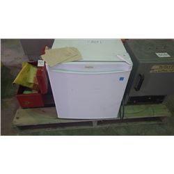 Danby table top mini bar fridge