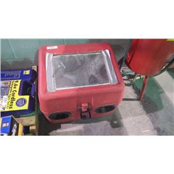 Sandblasting enclosure