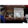 Image 1 : Suitcase w/Collector Plates & Pictures