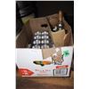 Image 1 : Box of Kitchen Ware (Muffin Tins, Meat Grinder, etc.)
