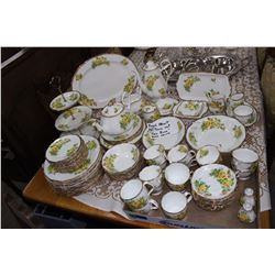 91 pc. Royal Albert Tea Rose China Set (12 place setting w/Tea Pot; Coffee Pot; 3 Coffee Mugs)