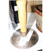 Image 1 : Hog Scraper
