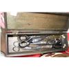 Image 1 : Wooden Box & 6 Pairs of Scissors
