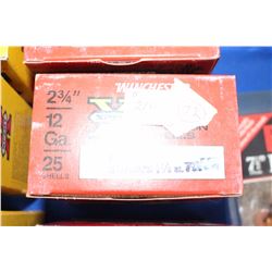 Box of 12 gauge - 2 3/4 Ammo