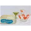 Image 1 : LOT OF VINTAGE GLASSWARE