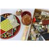 Image 3 : LOT OF COLLECTIBLE ITEMS AND VINTAGE GAME BOARD