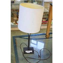 VINYL AND METAL TABLE LAMP W/ SHADE