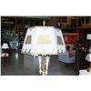 Image 3 : BEAUTY LAMP WITH SHADE