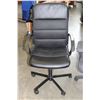 Image 1 : BLACK ROLLING OFFICE CHAIR