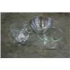 Image 1 : LOT OF PYREX AND MIXING BOWLS