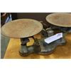 Image 2 : VINTAGE WEIGHT SCALE
