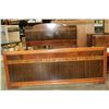 Image 1 : ANTIQUE BEDFRAME