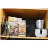 Image 1 : SHELF LOT OF VINTAGE APPLIANCES