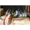 Image 2 : TRAY OF BEAUTY PRODUCTS AND GIFT BOX
