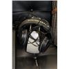 Image 2 : YAMAHA KEYBOARD, SMASUNG SPEAKER + SENNHEISER WIRELESS HEADPHONES W/ DOCK
