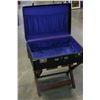 Image 2 : VINTAGE SUITCASE + STAND