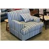Image 1 : NEW MODERN STRIPED LIVING ROOM CHAIR WITH THROW PILLOW RETAIL $699
