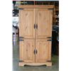 Image 1 : RUSTIC PINE WARDROBE