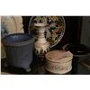 Image 3 : LOT OF CHINA GLASS FRUIT BOWL AND TEA SET