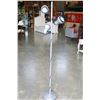 Image 1 : GREY 3-LIGHT FLOOR LAMP