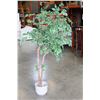 Image 1 : ARTIFICAL TREE