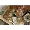 Image 3 : LOT OF PAINTINGS TRAY AND VELVET PAINTING