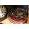 Image 2 : SHELF LOT OF ESTATE DECORATIVE PICTURES CLOCK ETC