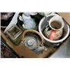 Image 4 : LOT OF CERAMIC PLANTERS ETC
