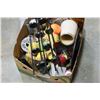 Image 2 : BOX OF HOUSEWARE AND DECOR