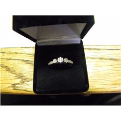 LADIES 10K WHITE GOLD RING W/31 DIAMONDS. APPRAISED INSURANCE VALUE $3100