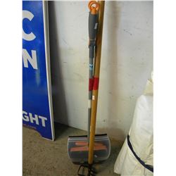 SWEEPER & GARDEN HOE