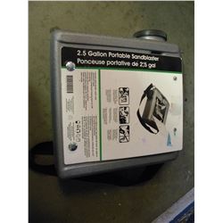 2.5 GALLON PORTABLE SAND BLASTER