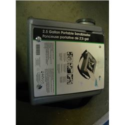 2.5 GALLON PORTABLE SAND BLASTER