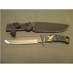 MILITARY STYLE HUNTING KNIFE WITH SHEETH