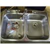 Image 1 : DUEL STAINLESS KITCHEN SINK WITH TAP