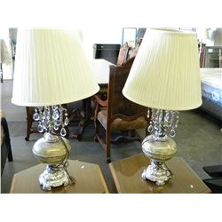 2 VINTAGE TABLE LAMPS WITH SHADES