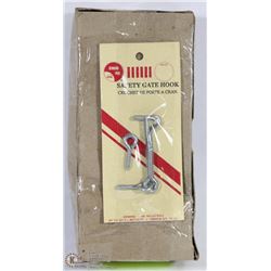 CASE OF SAFETY GATE HOOKS/LATCHES