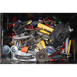 TOTE OF ASSORTED TOOLS