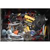 Image 1 : TOTE OF ASSORTED TOOLS