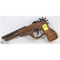 WOODEN ELASTIC SHOOTING GUN